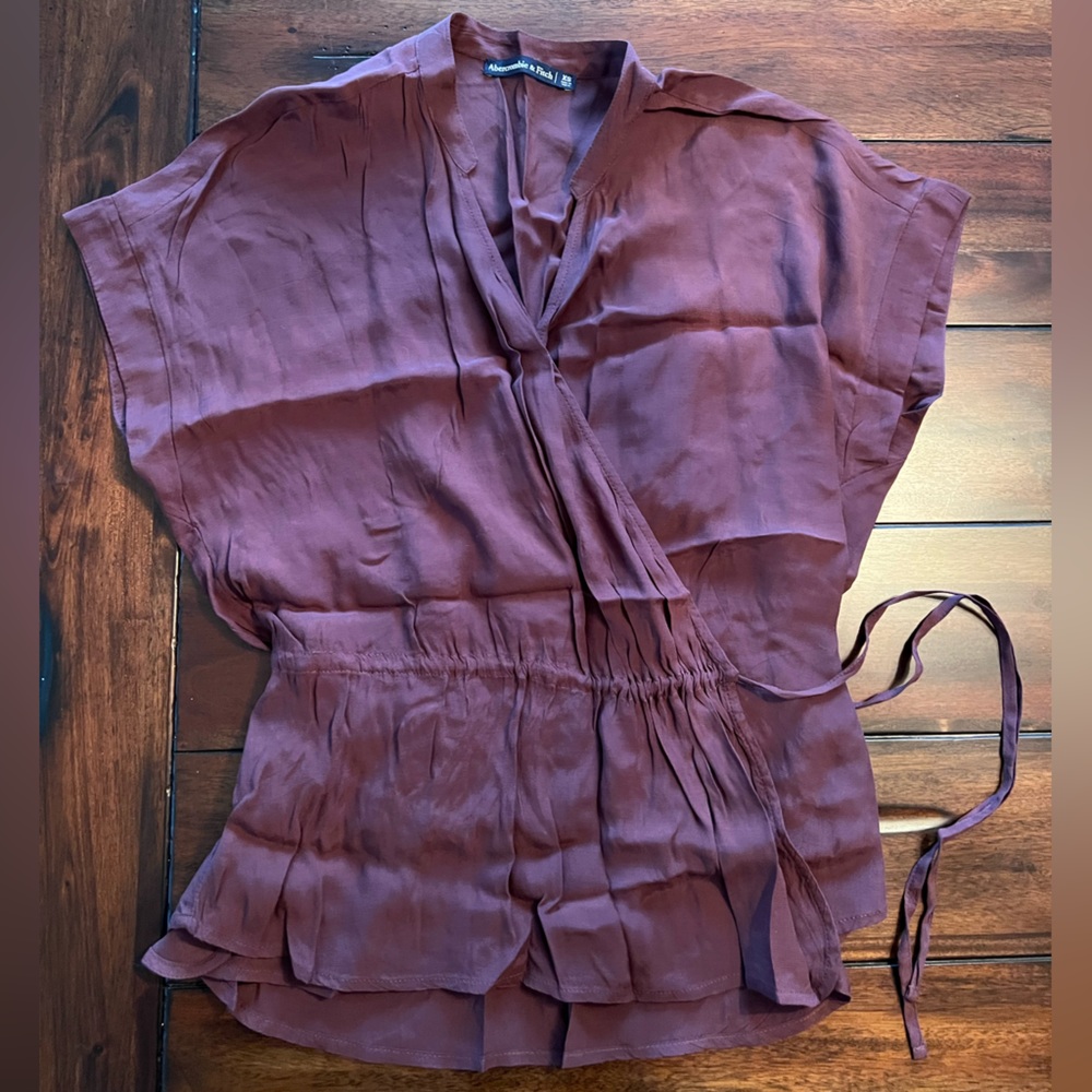 Abercrombie and Fitch top